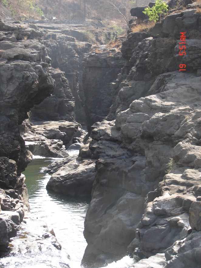 Ravines of Vaitarna already submerged by the Middle Vaitarna Dam near Mumbai Photo: SANDRP