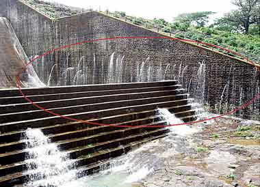 Leaking Khadkhad dam Mahrashtra Western Ghats Photo: Pune Mirror