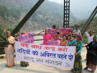 Peoples protests against Large dams on Ganga. Photo: Matu Jansangathan