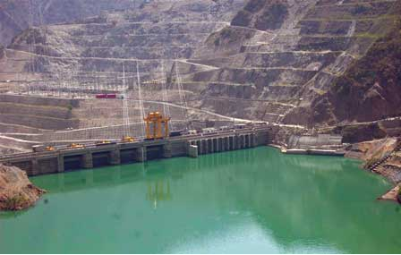 97.5 m high Koteshwar Dam 20 km downstream of Tehri dam (photo: hydroworld.com)