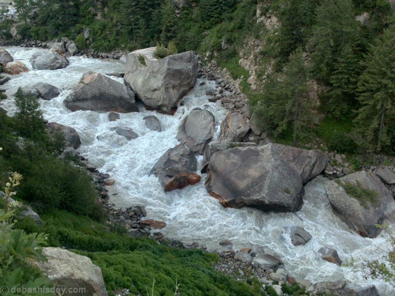The beautiful Baspa River, a tributary of Satluj in himachal Pradesh. A river renowned for its scenic beauty and spectacular fish. now thretened by 300 MW Baspa II Hydel Project, without fish ladders or passes. Photo: Debashsih Dey