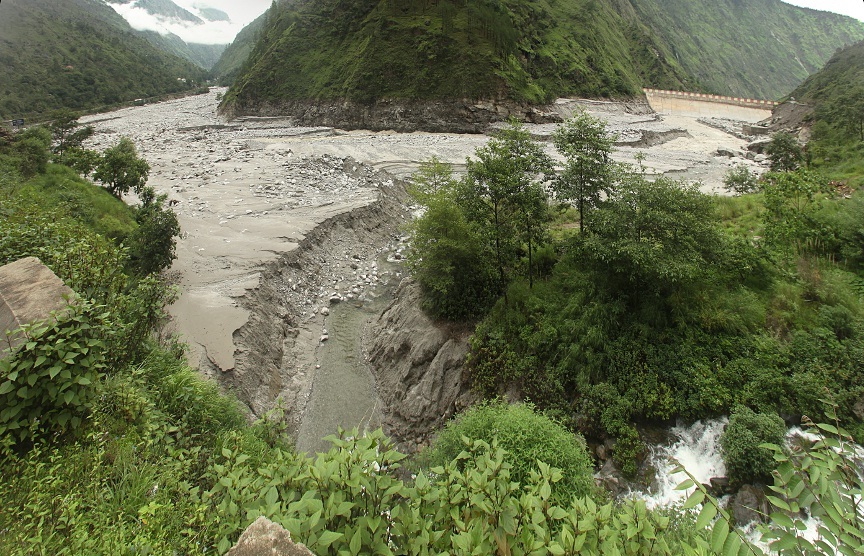 Stitched photo of the bed of the drained Dhauliganga reservoir Source: Author