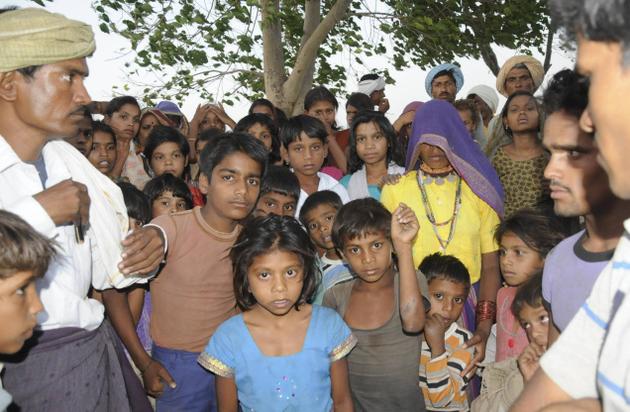 Affected tribal population of the Kharak Dam in Khargone District who were brutalised by police force for peacefully protesting against the dam Photo: The Hindu