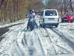 Hail in drought-prone Baramati. Photo from : eSakal