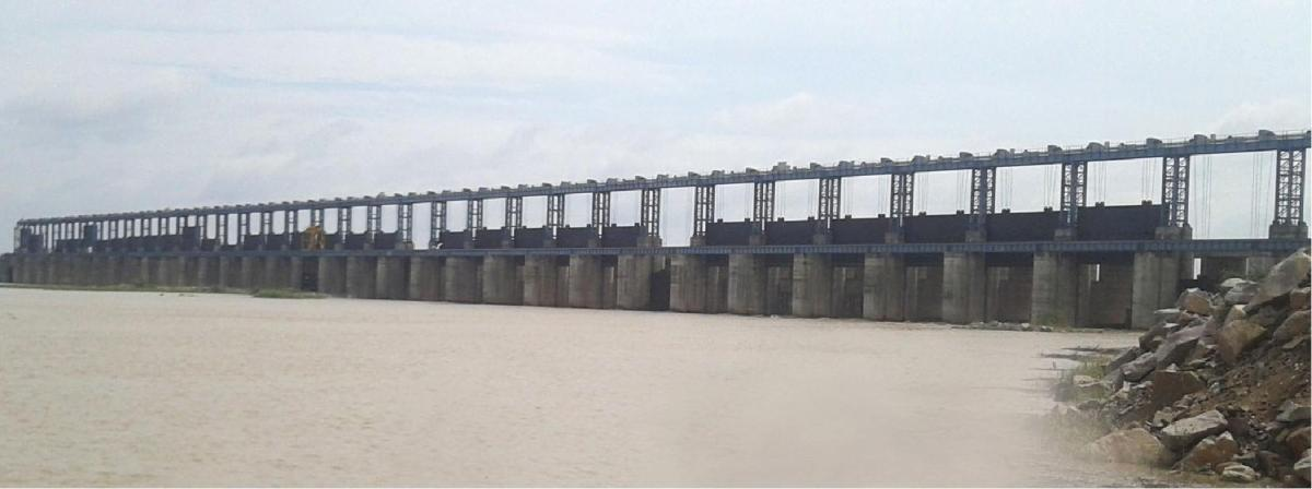 Completed Sonthi Barrage Photo: KBJNL http://www.kbjnl.com/Comp-CZ1-Sonthi-BCBAR-Bhima