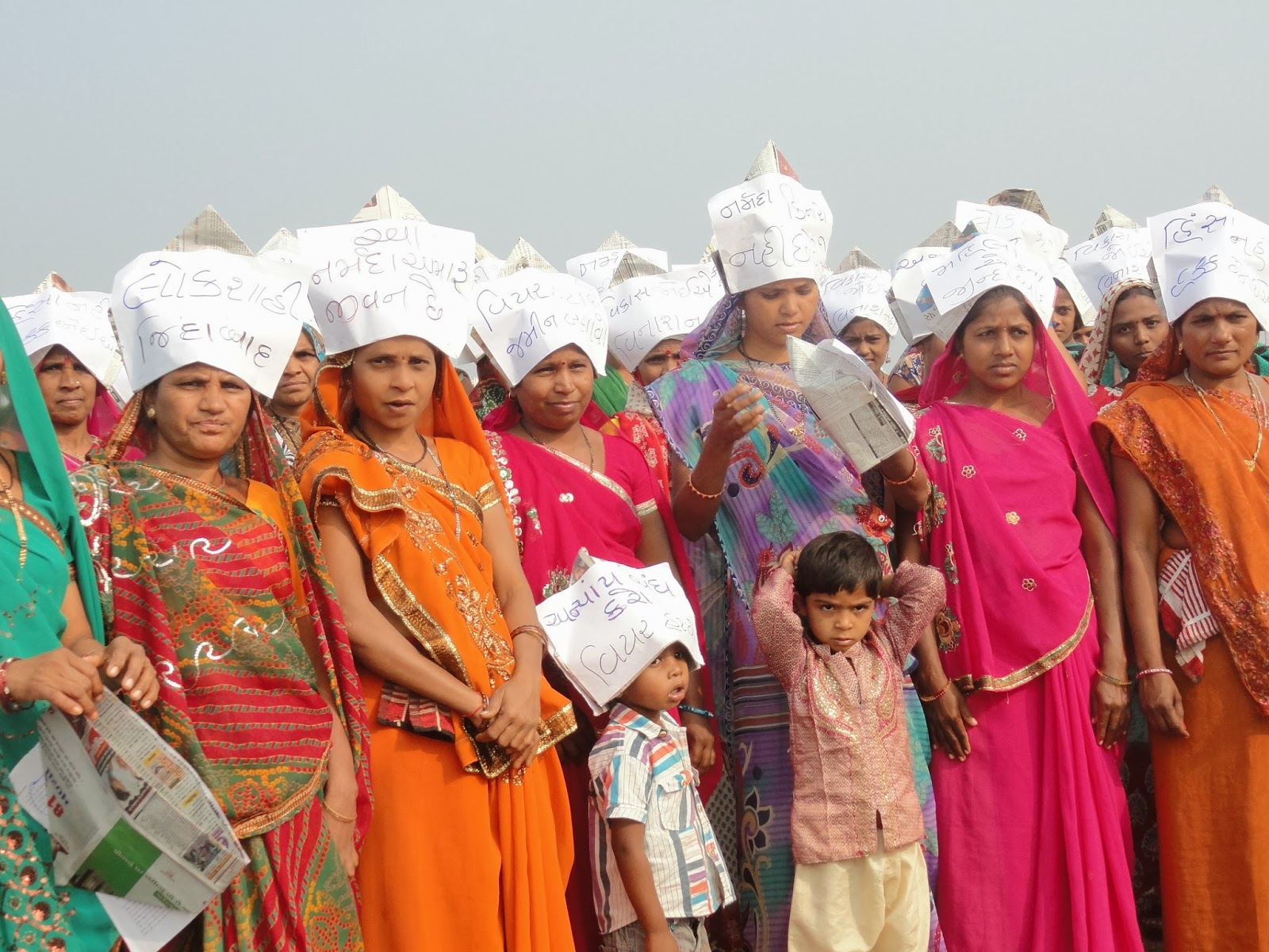Protest against the illegal Garudeshwar Weir Photo: Counterview.net