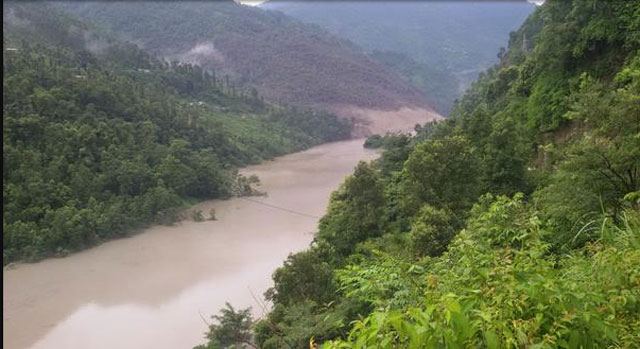 A view of the blocked Sunkoshi River in Sindhupalchok, Photo courtesy Himalayan Times Nepal