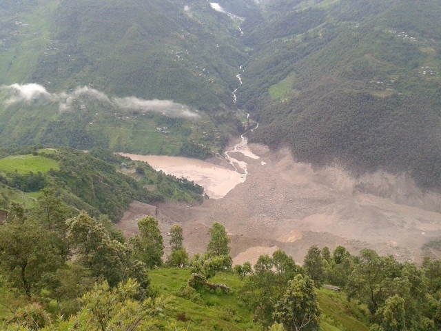 A view of the massive landslide dam, photo courtesy Nepalhub.com