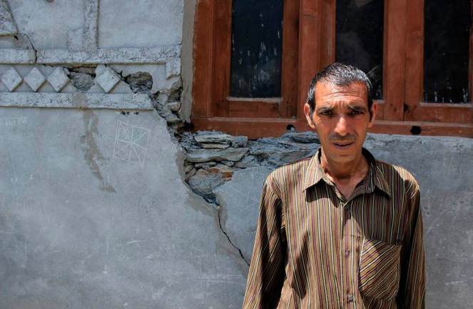 Cracks in the house of Shri Baija Ram due to Tarela Project in Alwas village