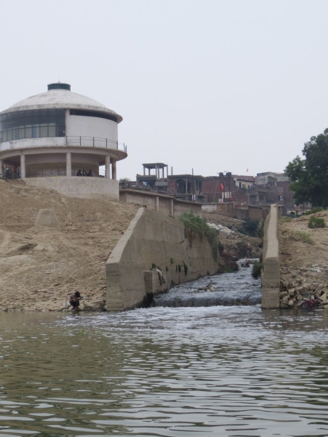 Nagwa wastewater drain, near the confluence of the Assi and Ganga and upstream of Assi ghat and the raw (drinking) water intake point for the city. The non-functioning Nagwa pumping station is in the background