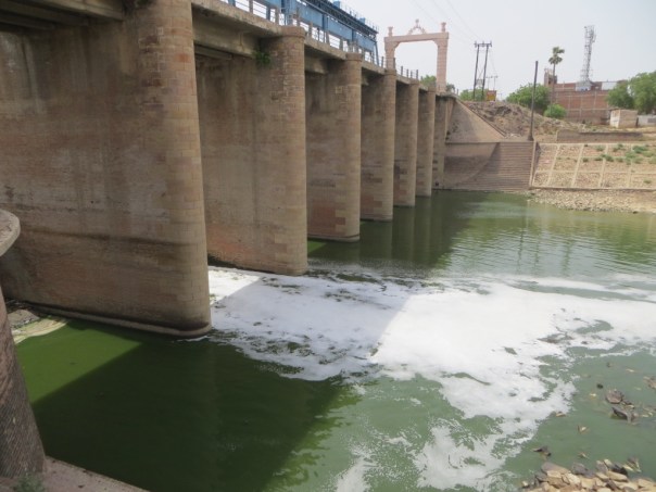 The Puranapul bridge with the barrage hidden behind the pillars.
