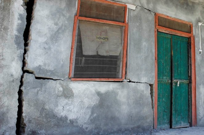 Damages caused by the leakage in the HRT to houses in Mokhar village