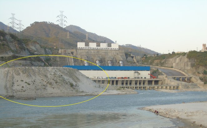 Huge muck dump next to SHEP (Photo by author taken on 05.05.2015)