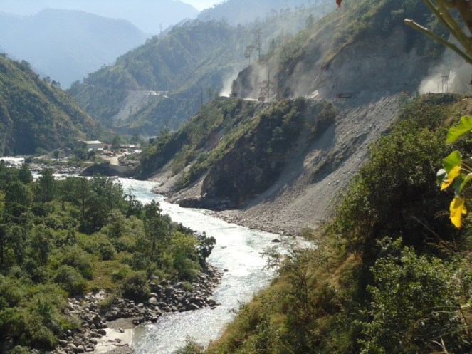 Muck entering the Punatsangchu river 1114