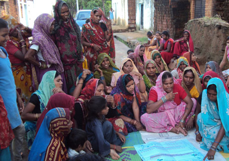 Paani panchayat meeting in Kalothara village (photographs by Shehfar)