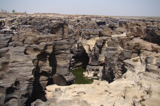 River drops almost 50 ft from the actual river bed into a narrow gorge (Photo by Manoj Misra)