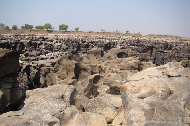 Ruptured Ken river bed (Photo by Manoj Misra)