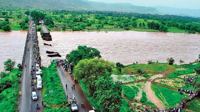 488238-savitri-river