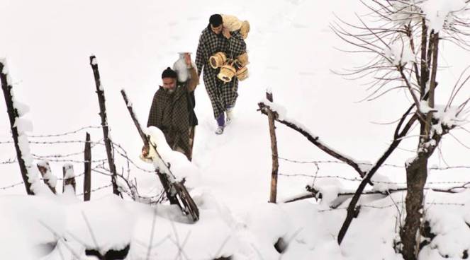 heavy-snowfall-at-harwan-in-srinagar-on-jan-17