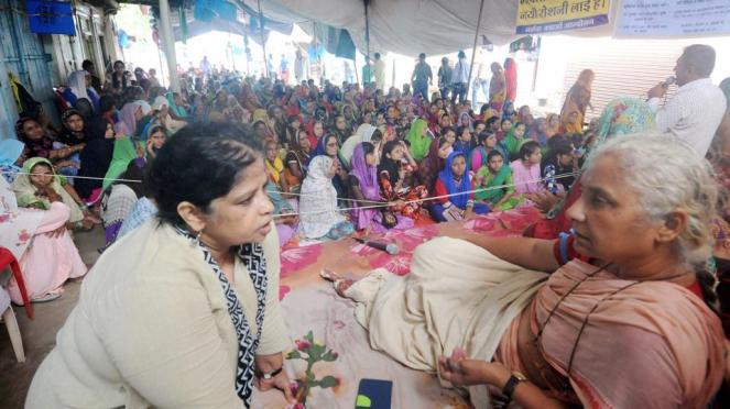 medha-patkar-during-her-indefinite-fast_89b3799e-793e-11e7-930d-20ef51ded0a4